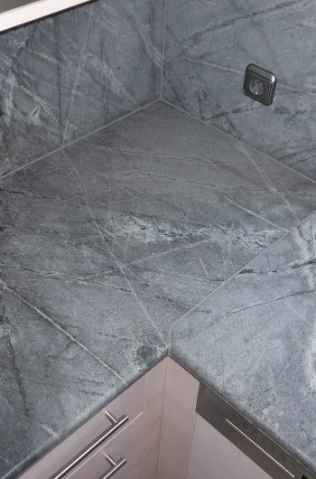 blaty kuchenne z kamienia atlantic stone w kolorze szarym
